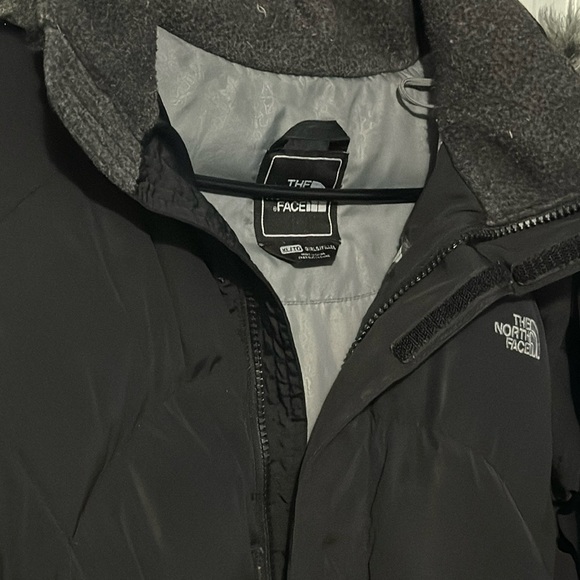 North Face Puffer - Picture 2 of 4